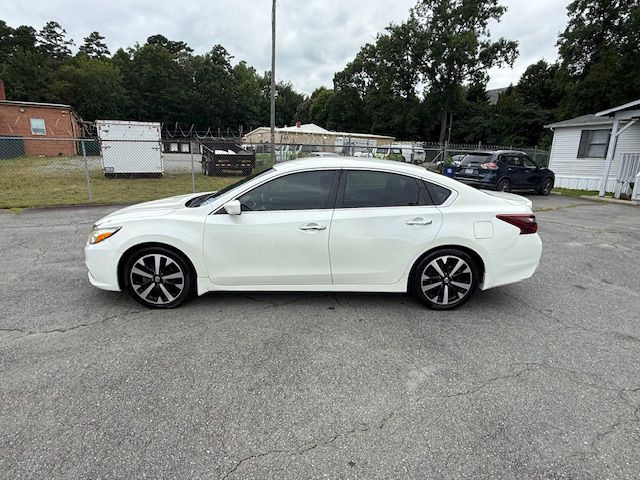 2018 Nissan Altima Image 2