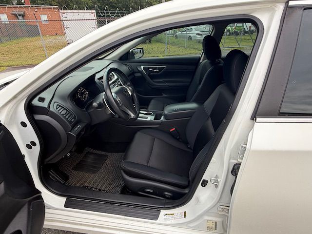 2018 Nissan Altima Image 9