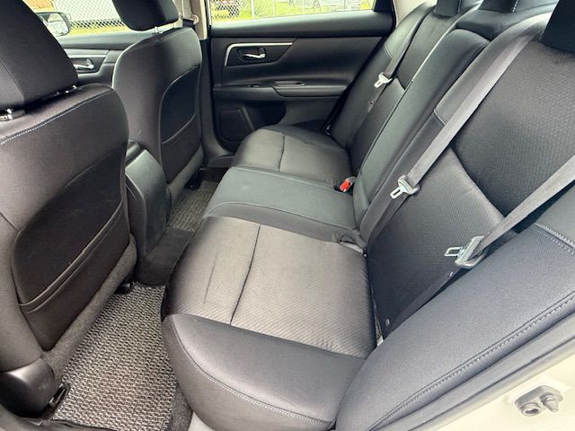 2018 Nissan Altima Image 10