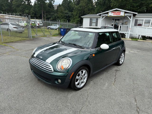 2009 MINI Cooper Image 1