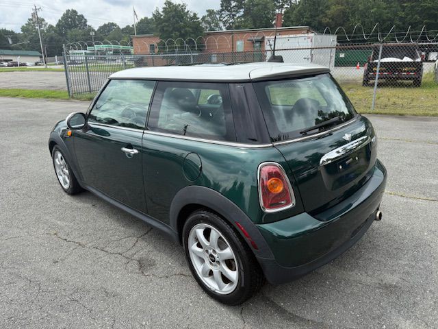 2009 MINI Cooper Image 3