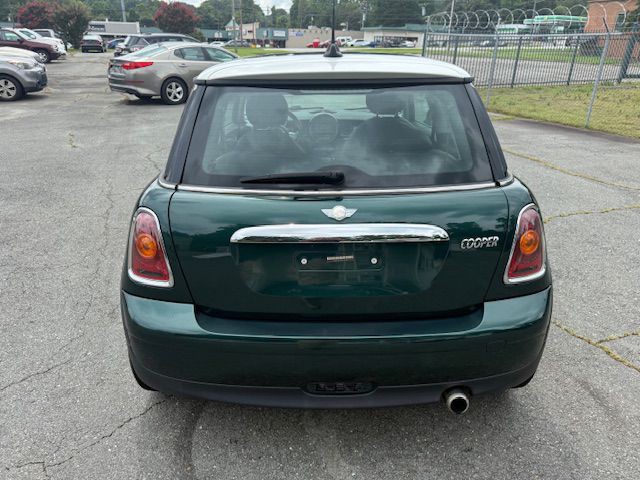 2009 MINI Cooper Image 4