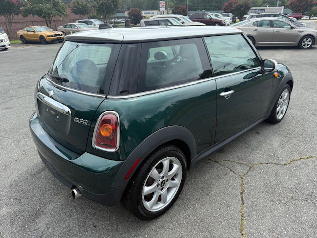 2009 MINI Cooper Image 5