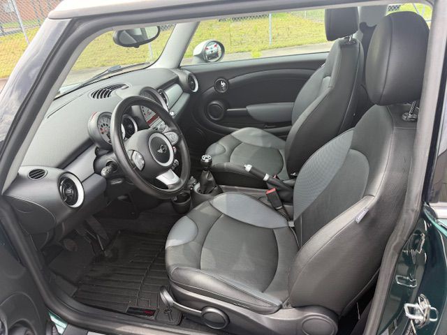 2009 MINI Cooper Image 9