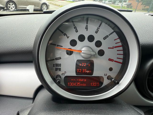 2009 MINI Cooper Image 15