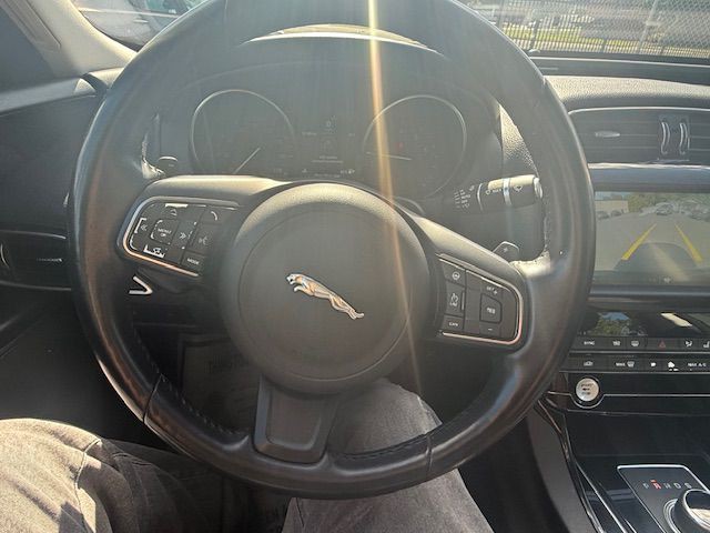 2018 Jaguar XE Image 14