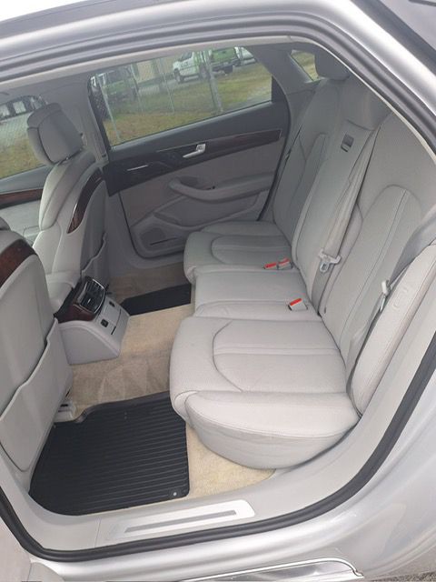 2012 Audi A8 Image 8