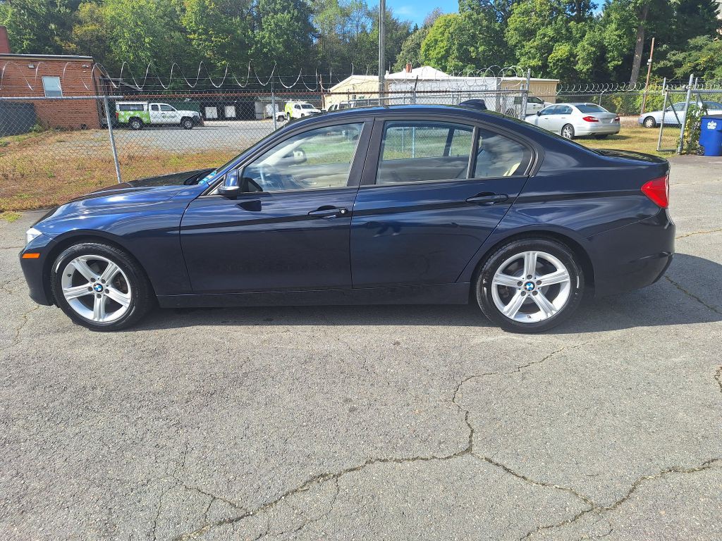 2013 BMW 3 Series Image 2