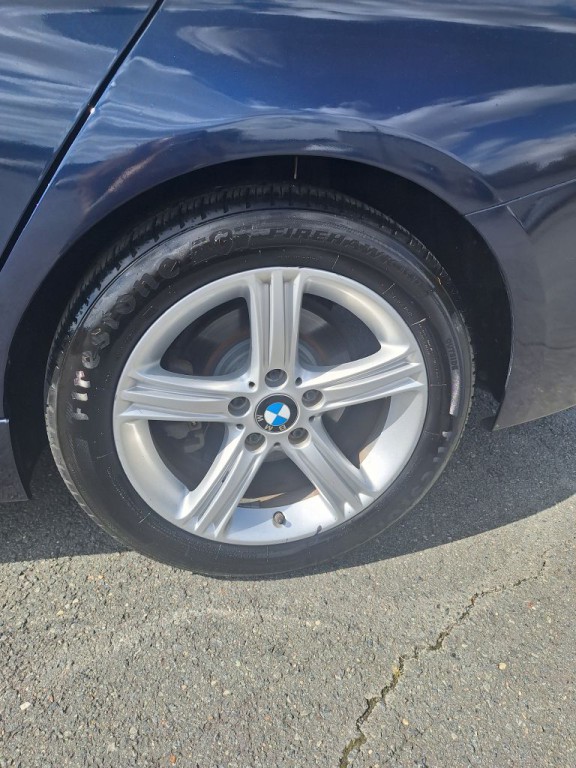 2013 BMW 3 Series Image 8