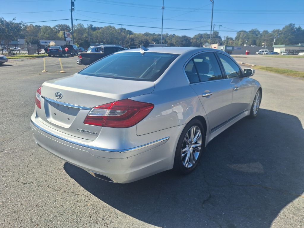2012 Hyundai Genesis Image 5