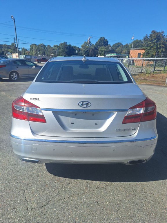 2012 Hyundai Genesis Image 6