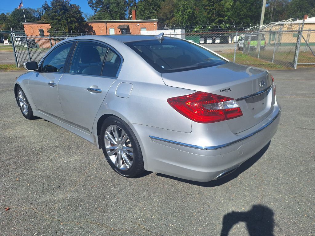 2012 Hyundai Genesis Image 7