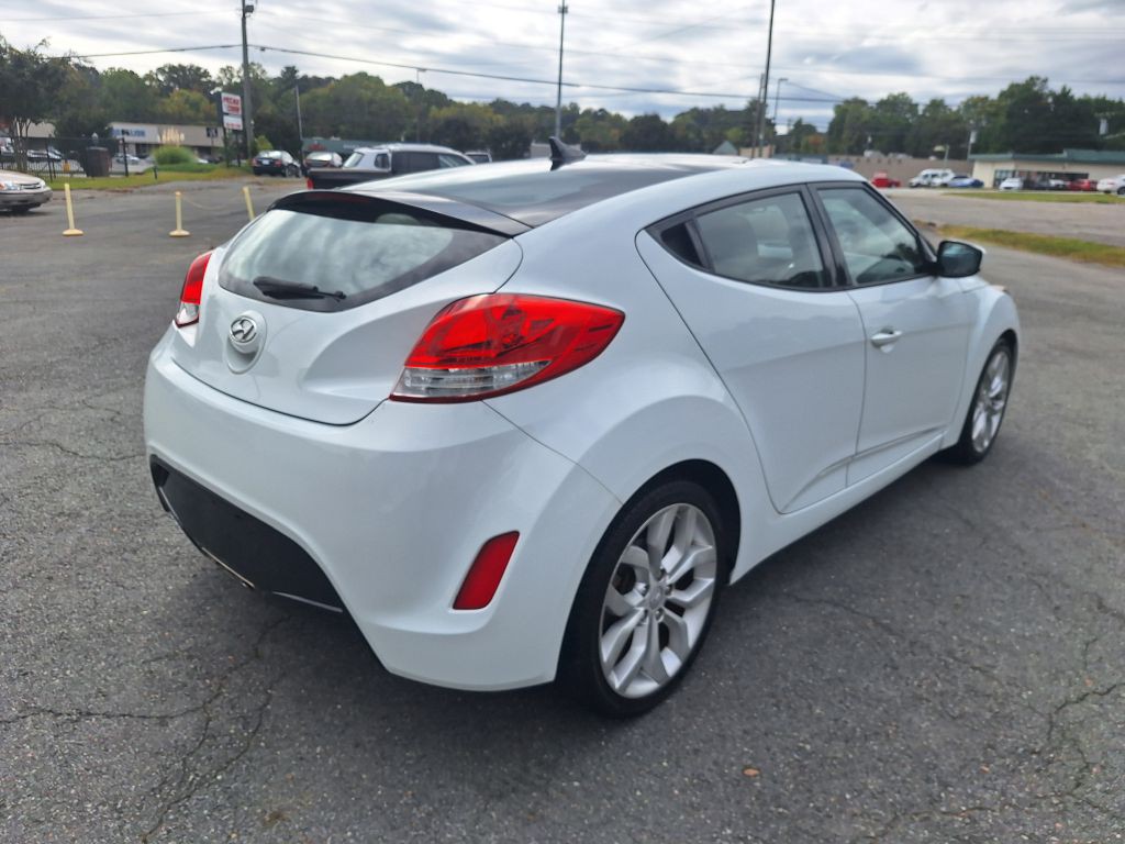2013 Hyundai Veloster Image 5