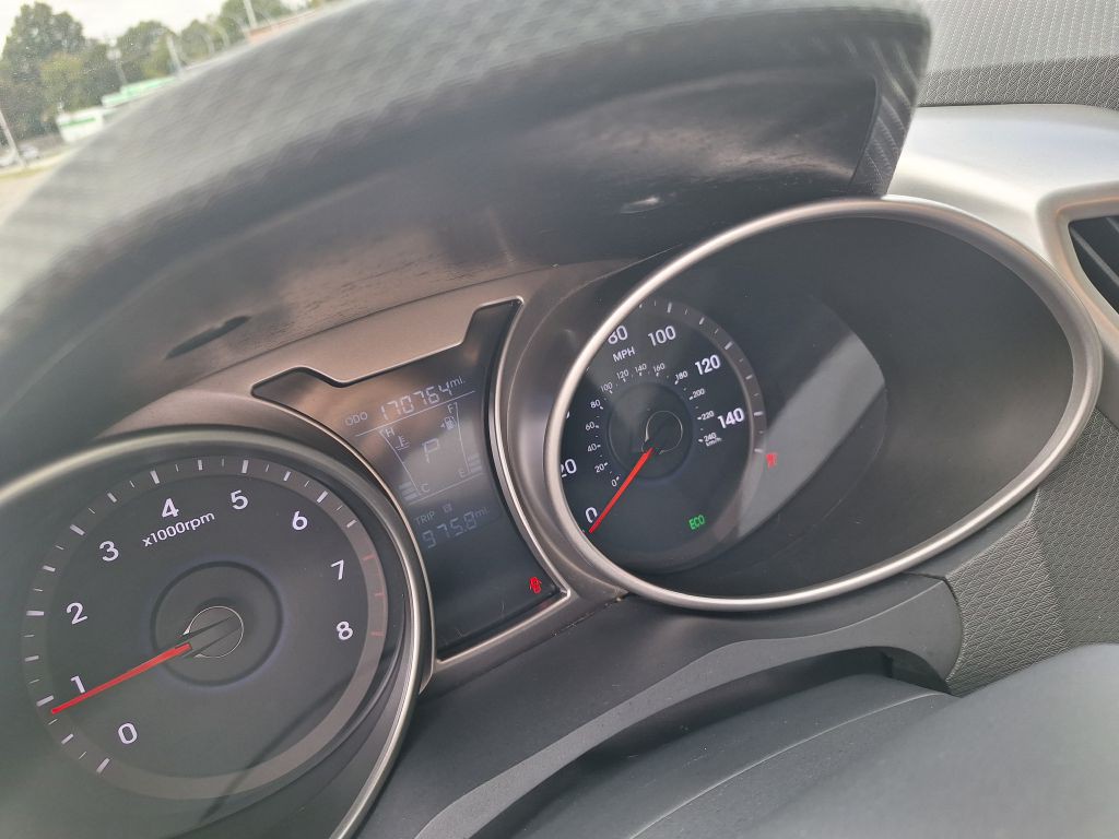 2013 Hyundai Veloster Image 11
