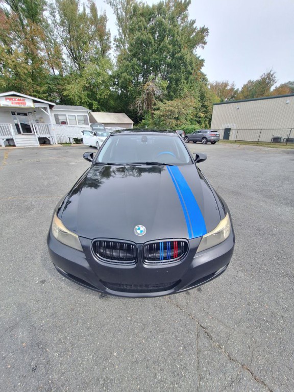 2010 BMW 3 Series Image 2