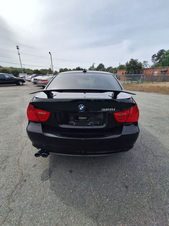 2010 BMW 3 Series Image 6