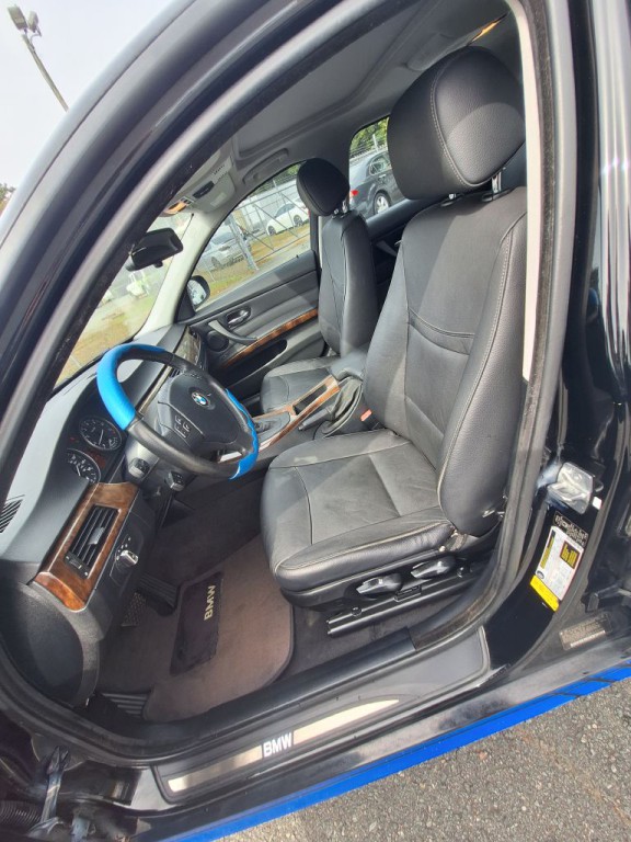 2010 BMW 3 Series Image 9