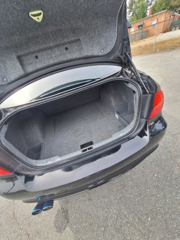 2010 BMW 3 Series Image 16