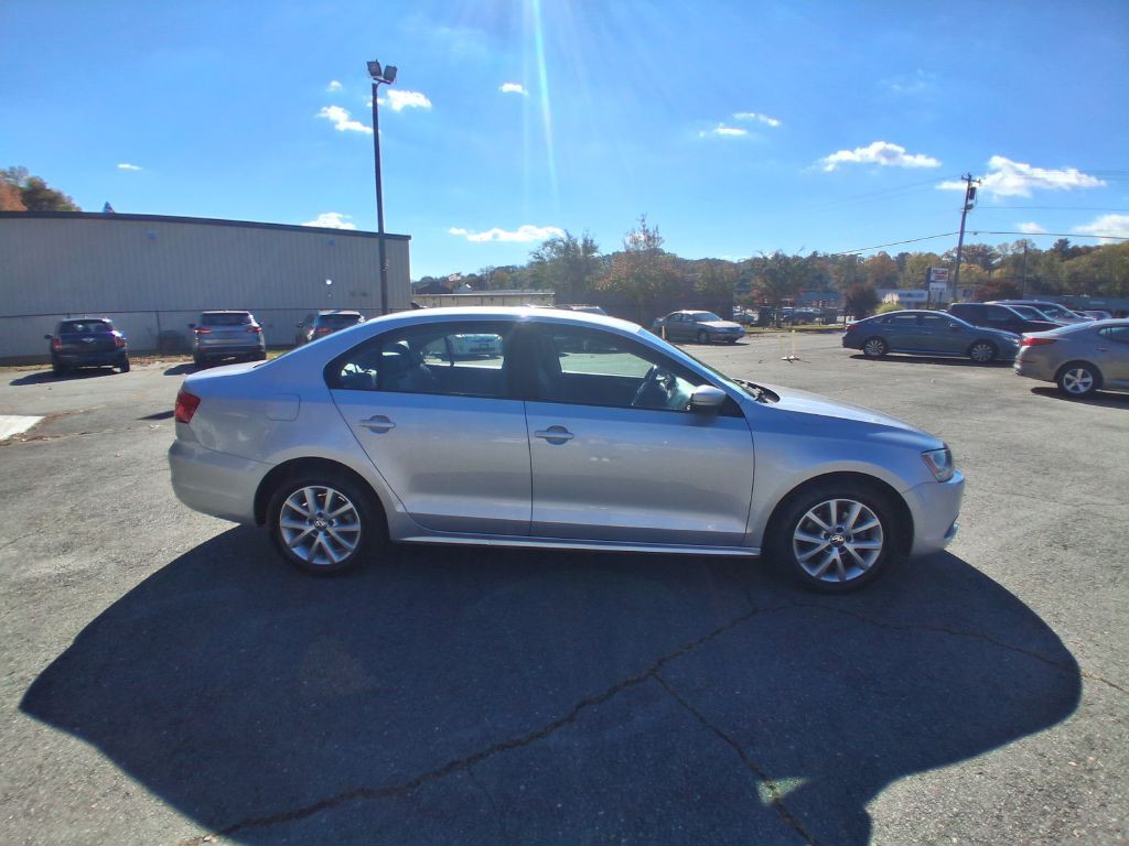 2012 Volkswagen Jetta Image 4