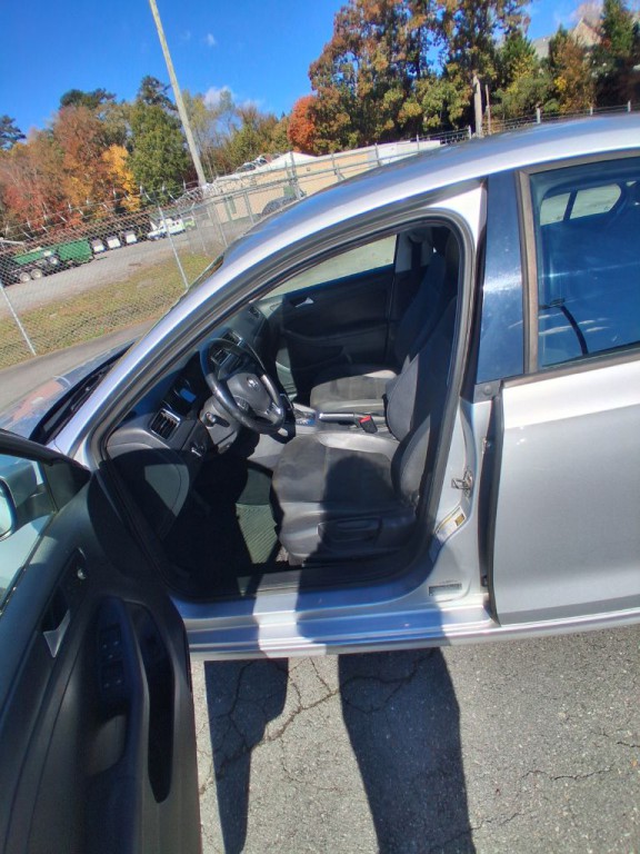 2012 Volkswagen Jetta Image 11