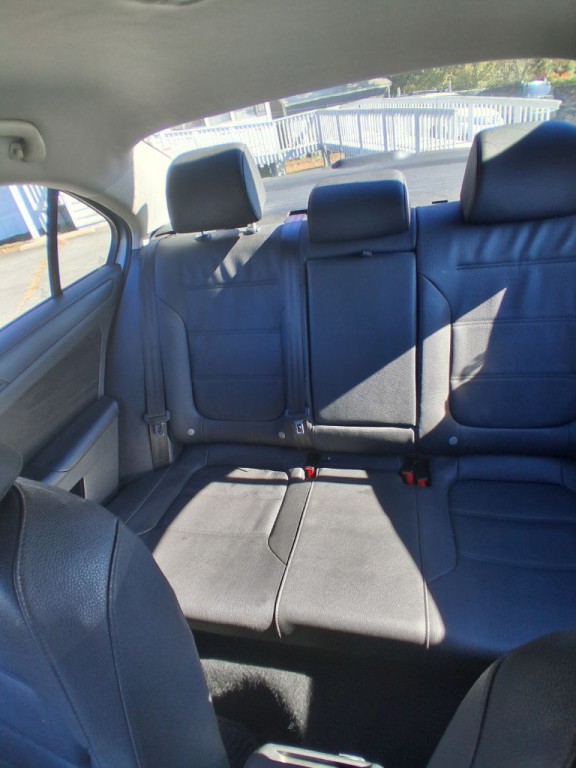 2012 Volkswagen Jetta Image 12