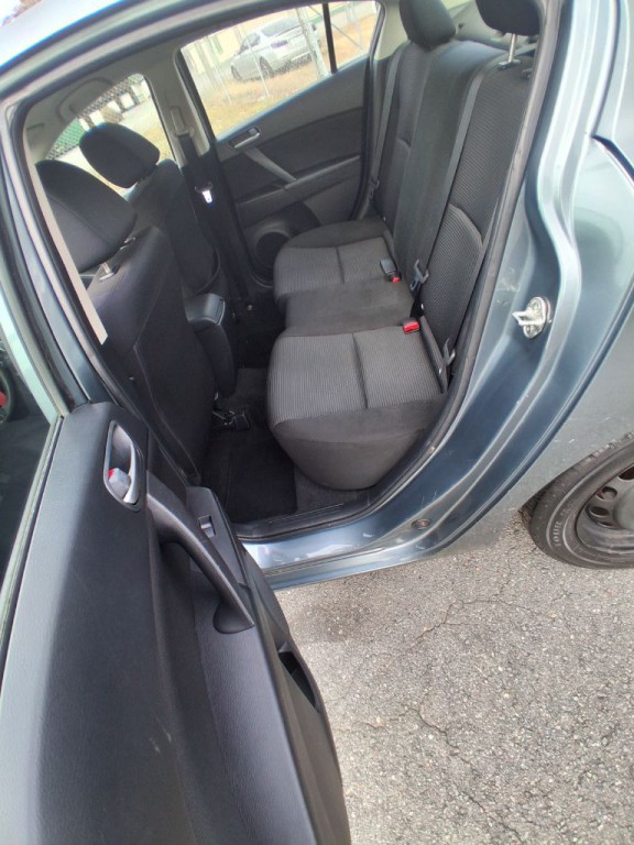 2013 Mazda Mazda3 Image 10
