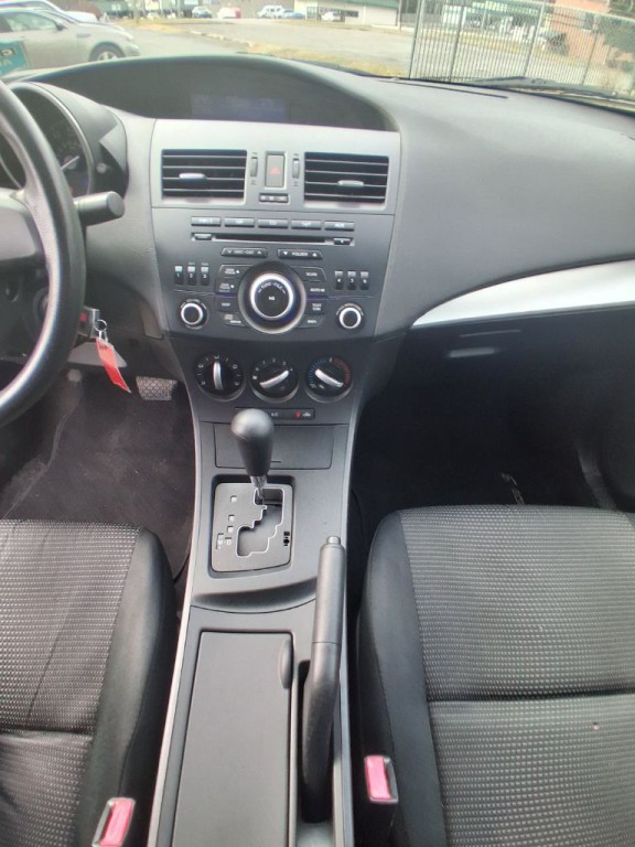 2013 Mazda Mazda3 Image 13