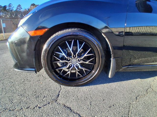 2018 Honda Civic Image 17