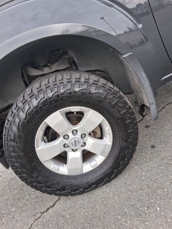 2010 Nissan Frontier Image 8