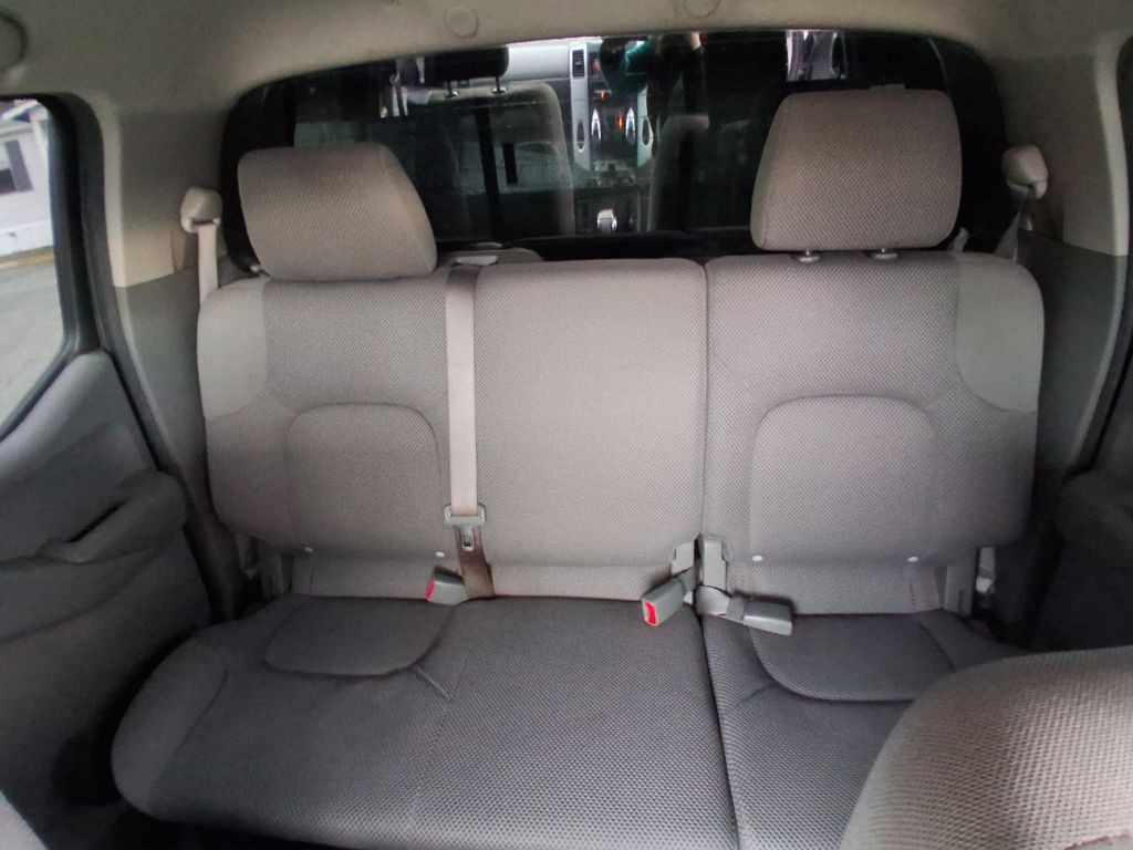 2010 Nissan Frontier Image 13