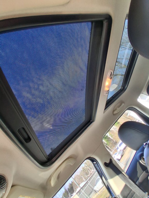 2014 MINI Cooper Image 14