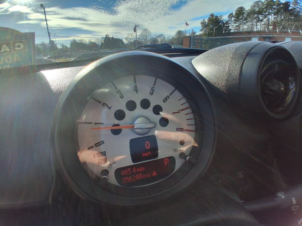 2014 MINI Cooper Image 16