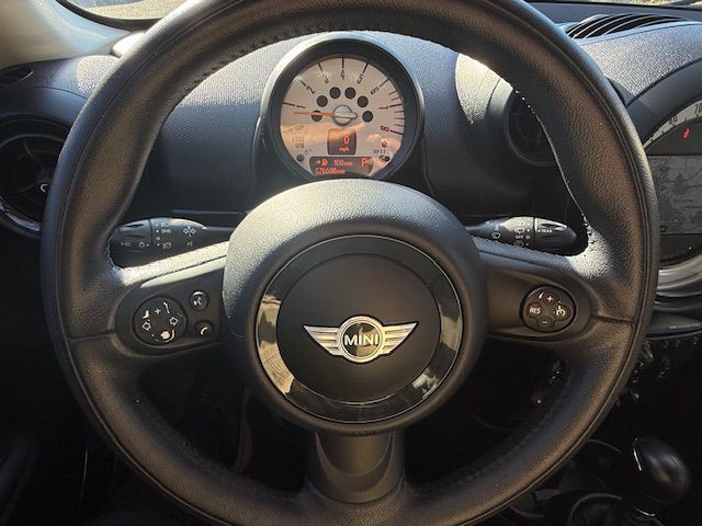 2014 MINI Cooper Image 18