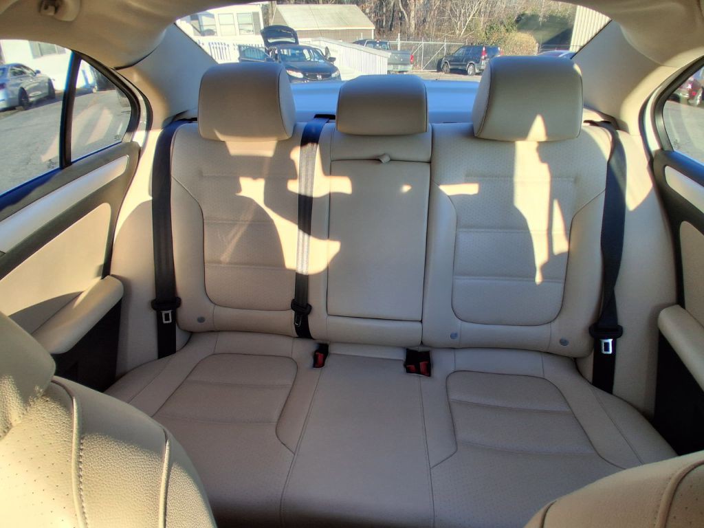 2014 Volkswagen Jetta Image 11