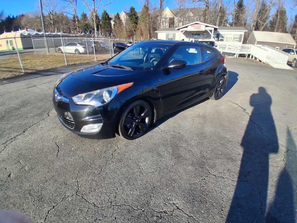 2015 Hyundai Veloster Image 1