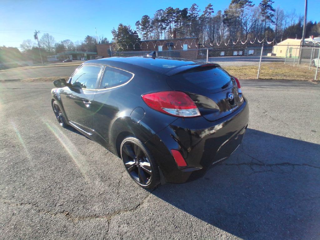 2015 Hyundai Veloster Image 7
