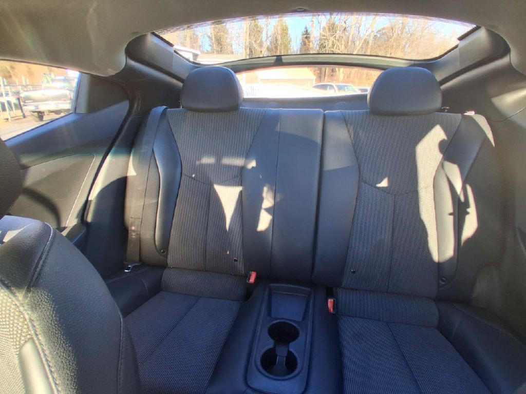 2015 Hyundai Veloster Image 11