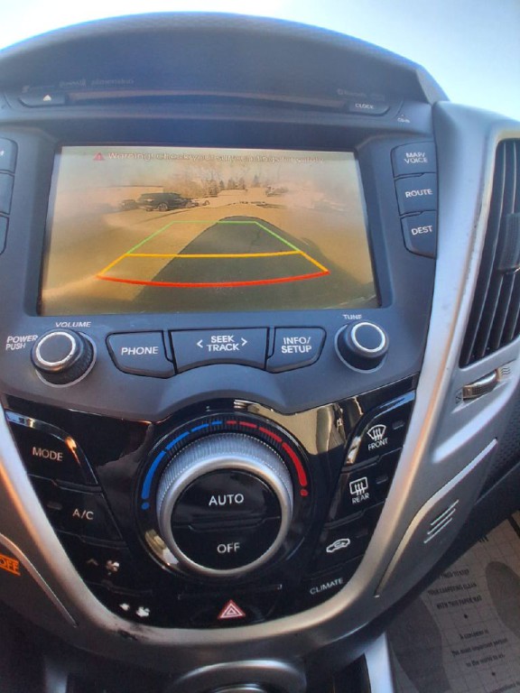 2015 Hyundai Veloster Image 14