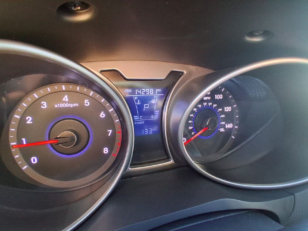 2015 Hyundai Veloster Image 17