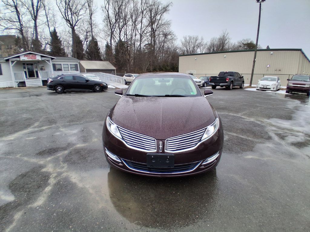 2013 Lincoln MKZ Image 2