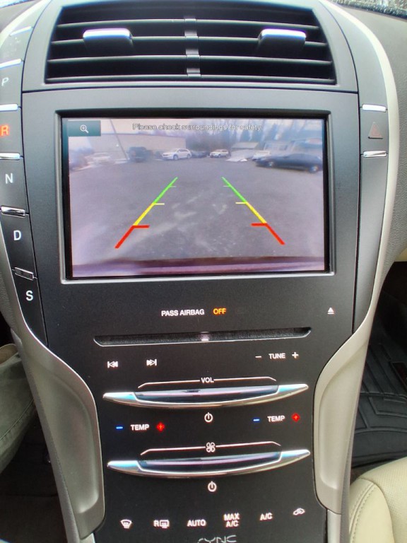 2013 Lincoln MKZ Image 11