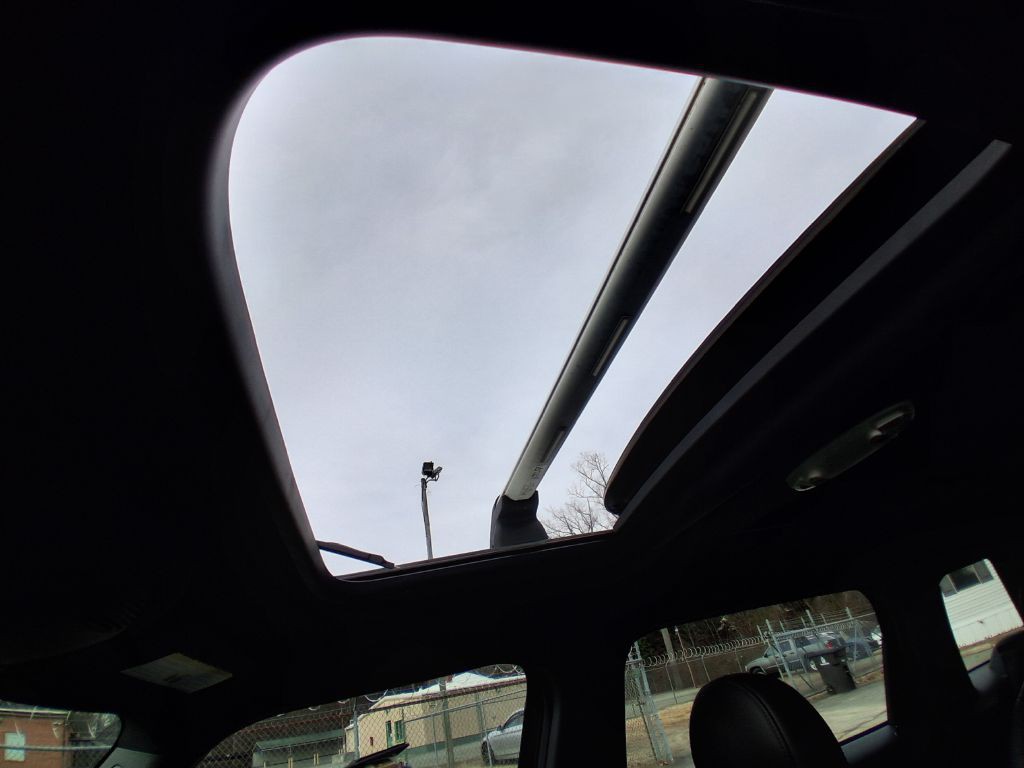 2016 MINI Cooper Image 12