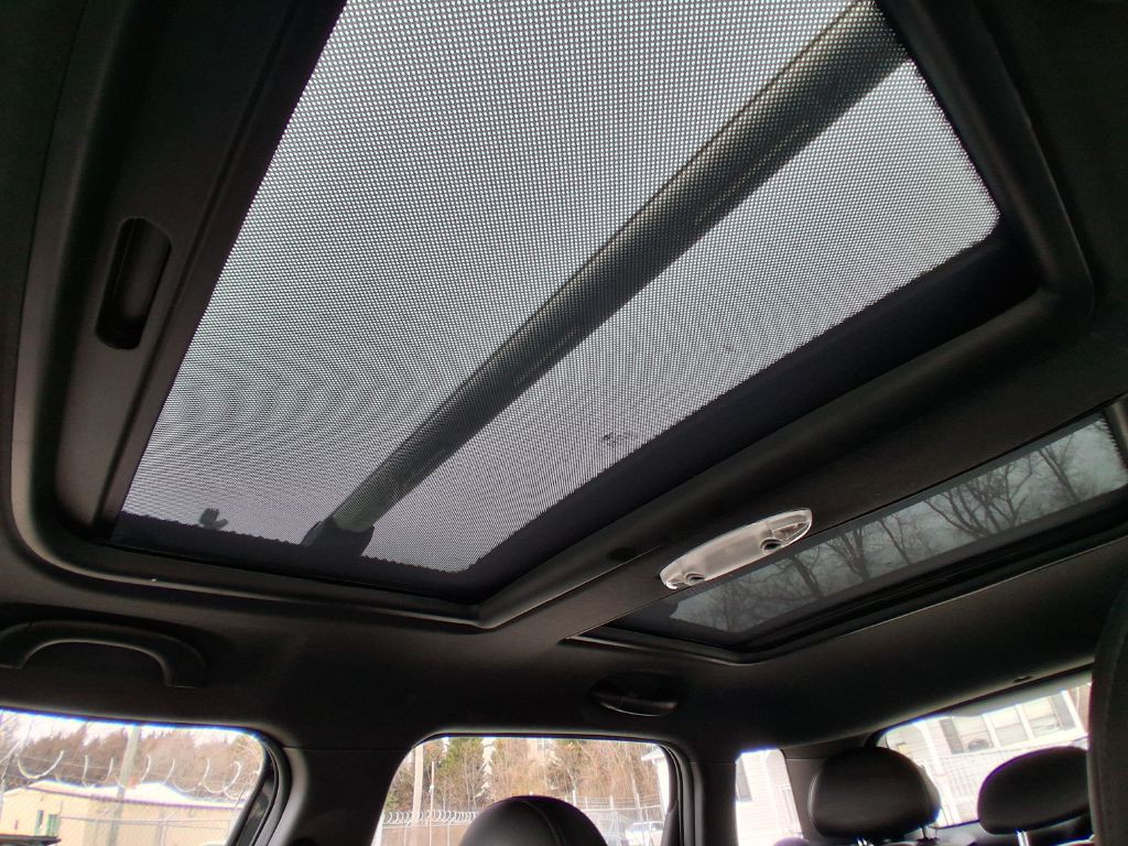 2016 MINI Cooper Image 13