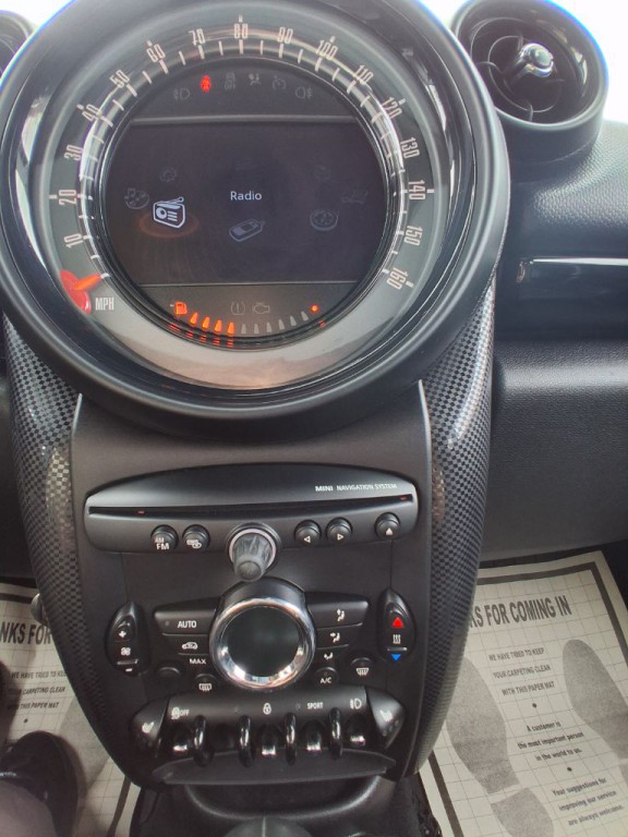 2016 MINI Cooper Image 14