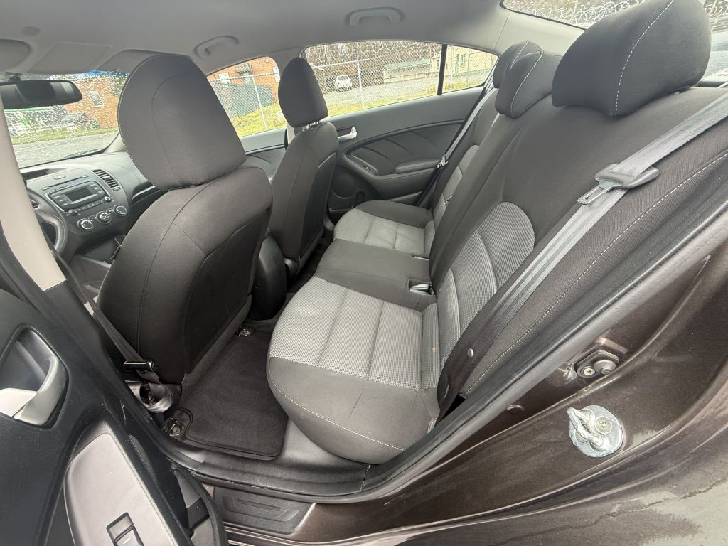 2017 Kia Forte Image 10