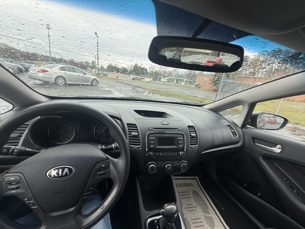 2017 Kia Forte Image 11