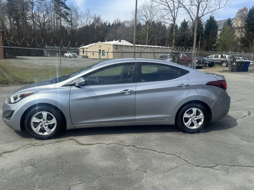 2015 Hyundai Elantra Image 2