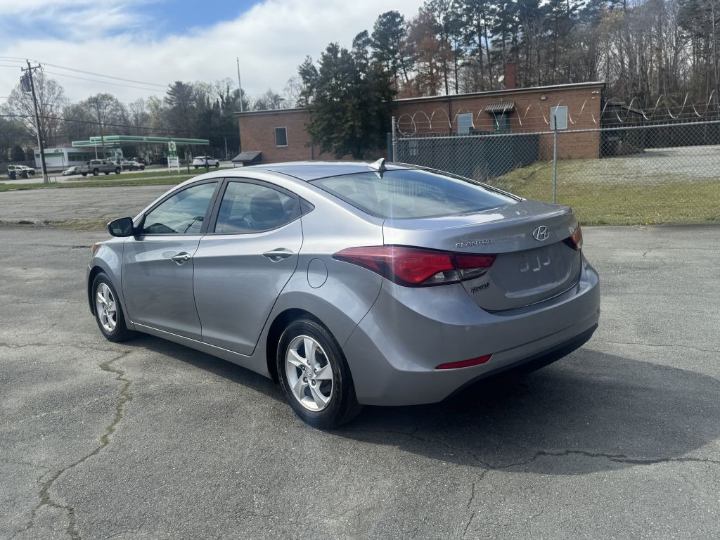 2015 Hyundai Elantra Image 3