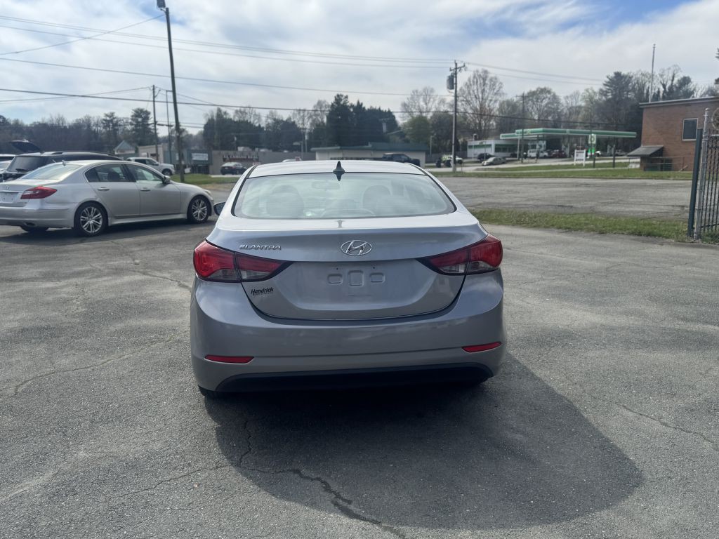 2015 Hyundai Elantra Image 4