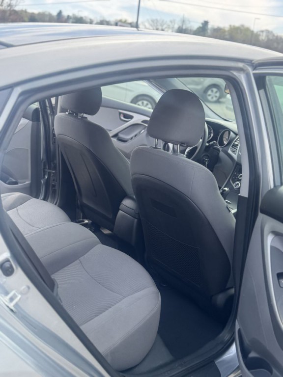 2015 Hyundai Elantra Image 11